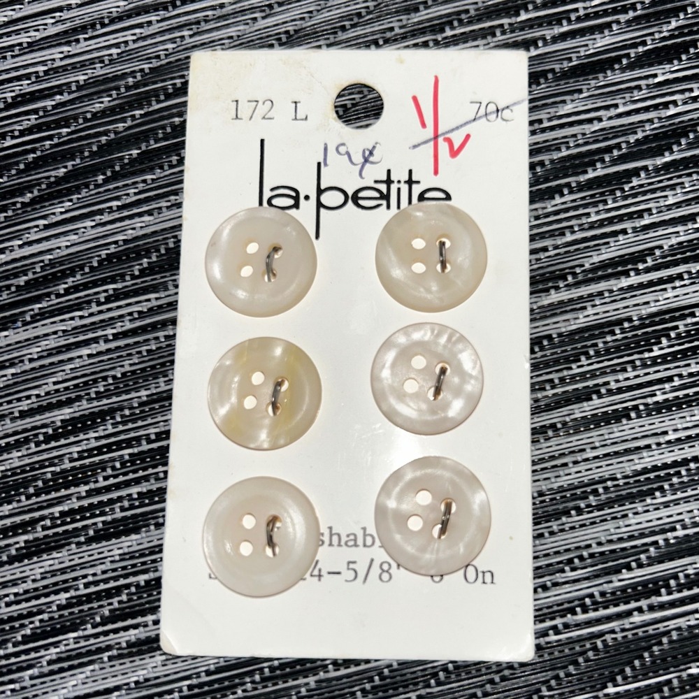 Vintage La Petite Cream Pearlescent Round Buttons 5/8 Inch Set‎ of 6 New on Card
